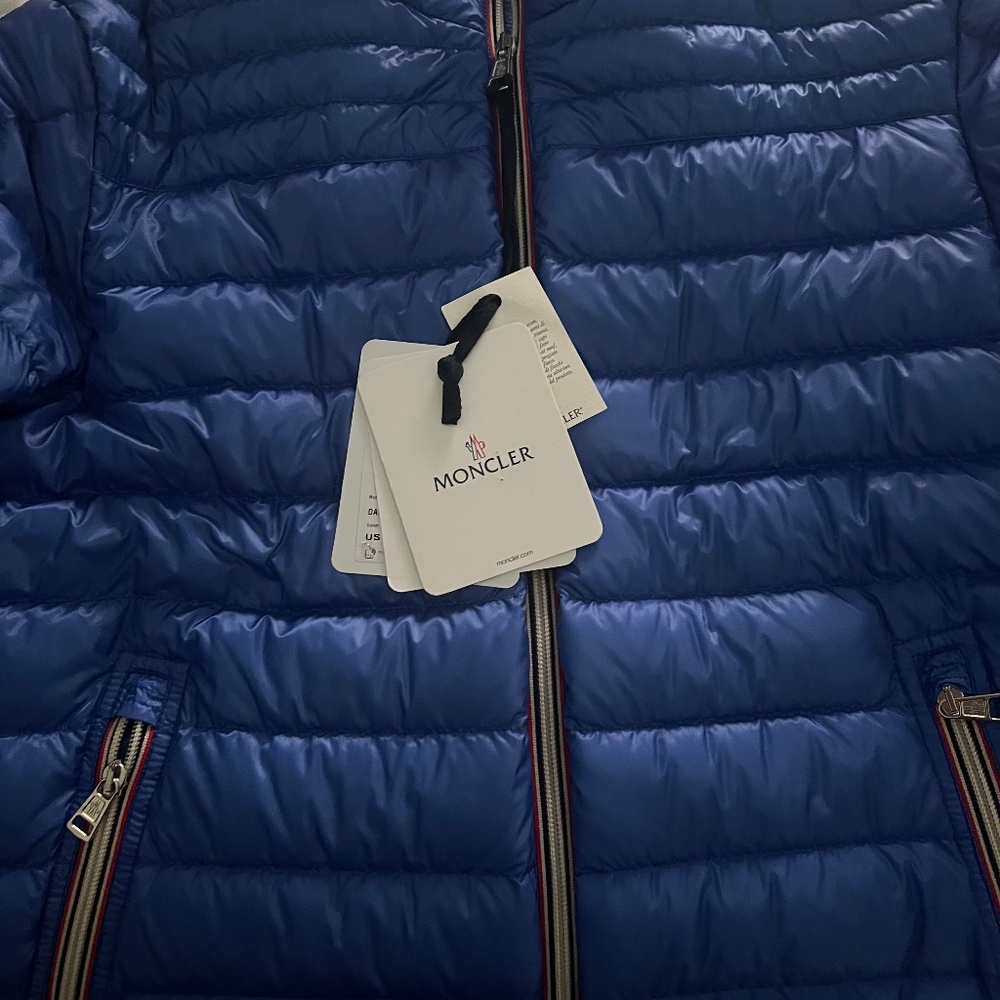 Moncler Mid-weight puffer jacket